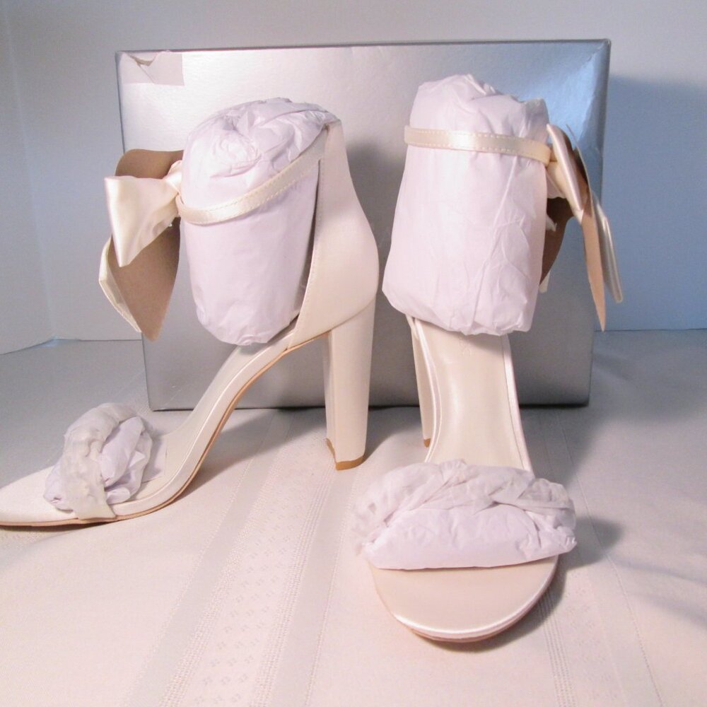 Oleg Cassini Ankle Bow Crystal Strap Heeled Melania Sandals Sz 9 NWT - Picture 8 of 12